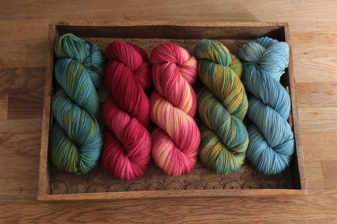 Photo of naturally dyed yarns (courtesy of Dunkelgrun.com via CC license)